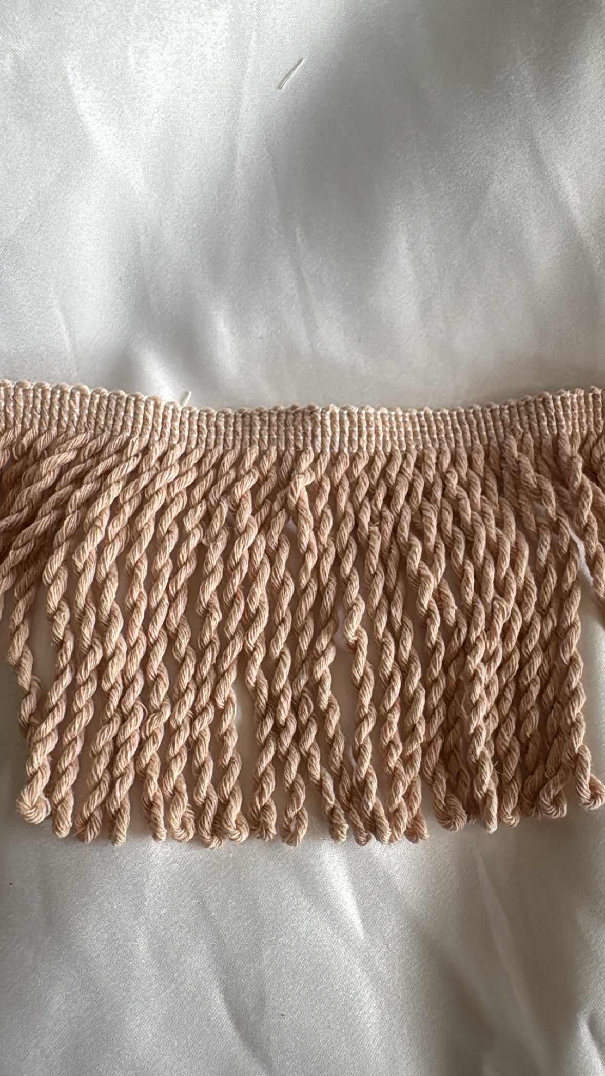 LL0021 - 🧵 Franja Decorativa em Algodão – Fios Torcidos com Elegância Artesanal