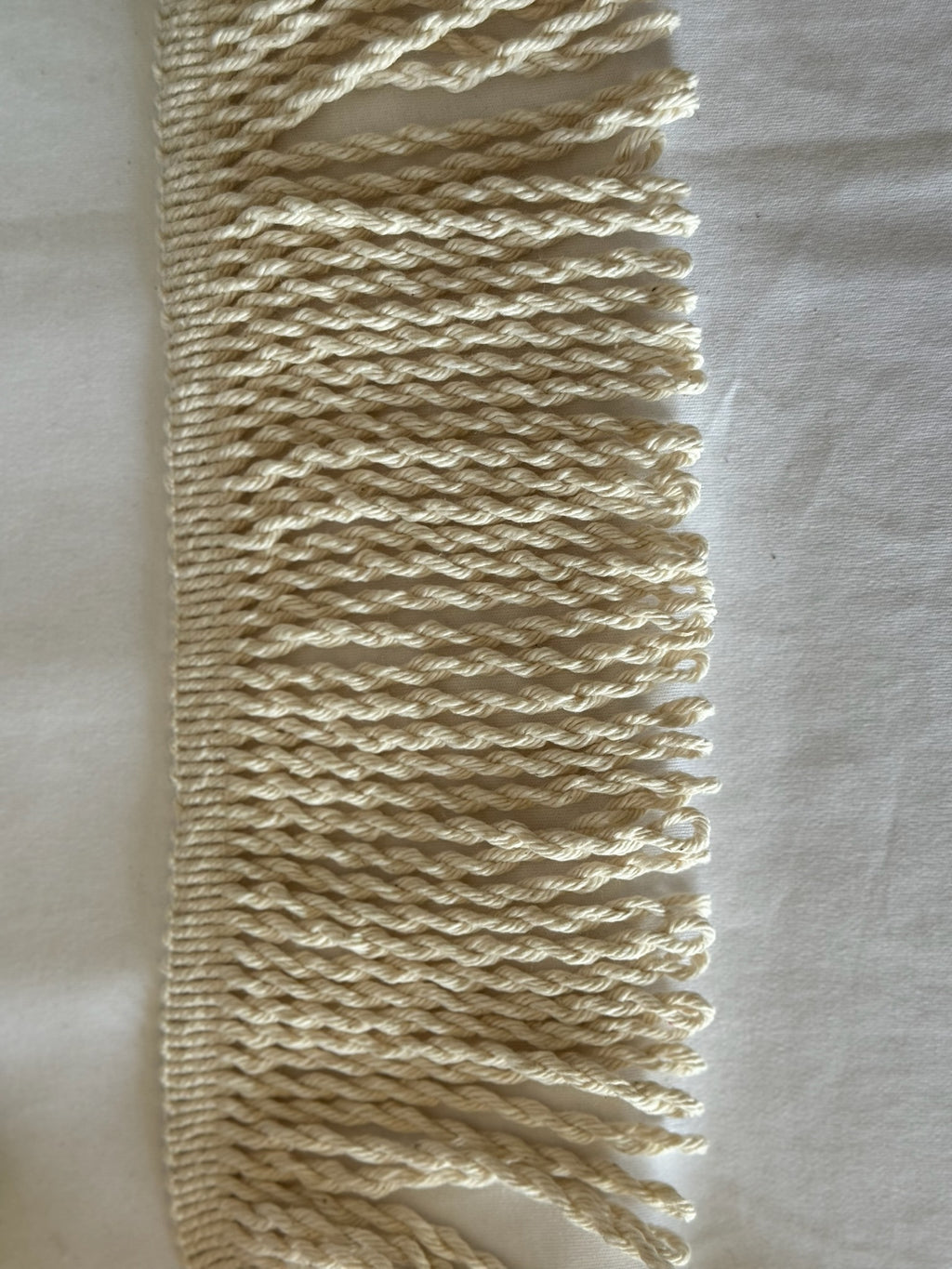 LL0021 - 🧵 Franja Decorativa em Algodão – Fios Torcidos com Elegância Artesanal