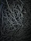 Cordão grafite em poliéster 100% preto com textura e contraste gráfico em l&l, estilo rope entrelaçado