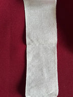 Fita nastro gorgorão em poliéster branco 55mm com textura canelada e toque natural tecido estreito off-white