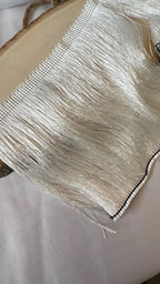 Franja gatsby rayon prata com franjas metálicas e borda preta em tecido de malha para decoração e moda