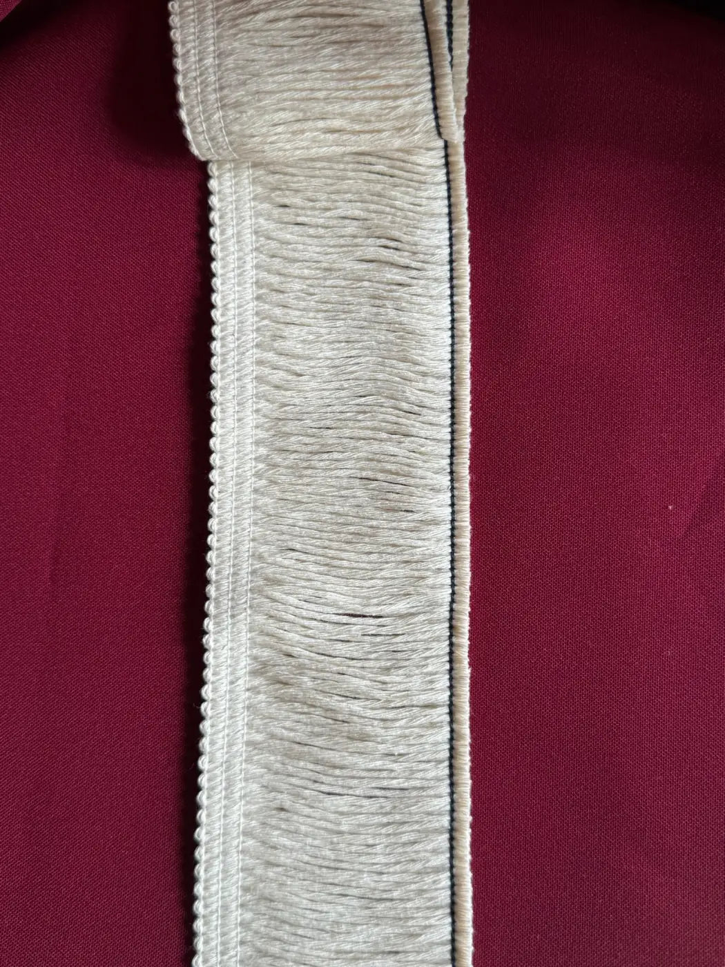 Franja liseré algodão puro 70mm cinzenta clara com textura, bainha costurada e piping preto subtil l&l
