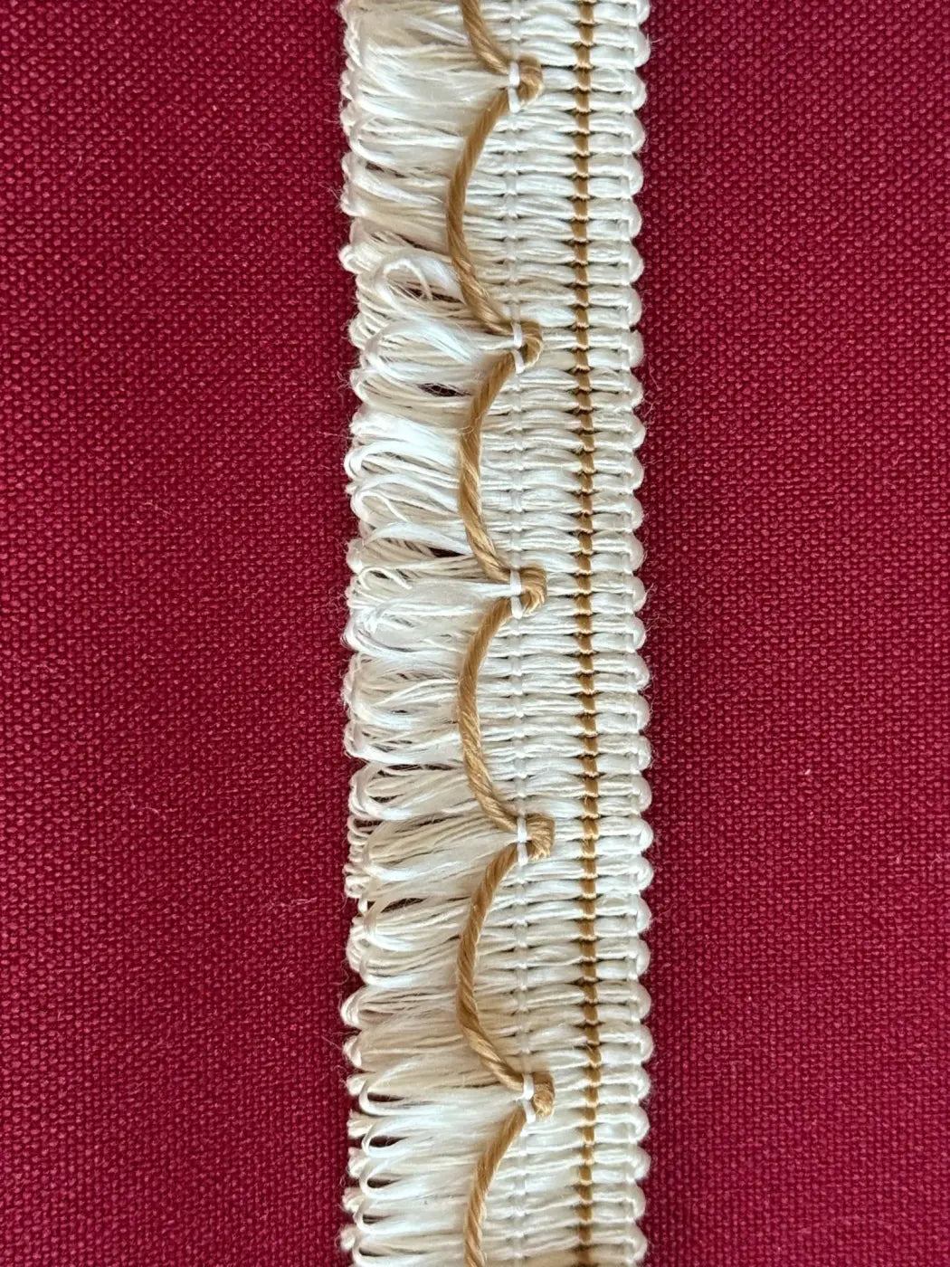 Franja onda de cor algodão e filamento 20mm em tecido creme com base tecida e delicada franja desfiada l&l