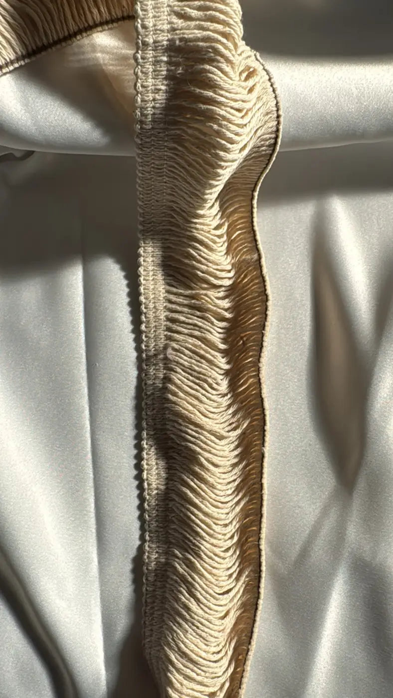 Beige franja plissé natural de algodão 100% com 40mm e acabamento plissado e costuras delineadas
