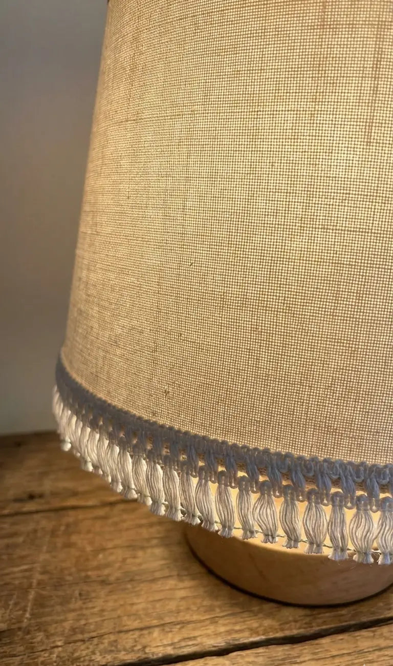 Beige linen lampshade with decorative gray galão renda fina trim algodão 100% natural 40mm l&l