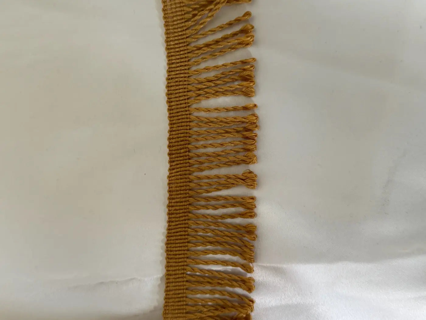 Franja richelieu filamento 100% com cordão torcido dourado e base tecida 50mm para decoração l&l