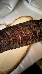 Franja windsor rayon viscose 100mm com textura rica em cores ricas como borgonha, dourado e castanho