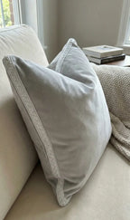 Light gray velvet pillow with delicate white embroidered galão fio trim in algodão 80% 25mm by l&l