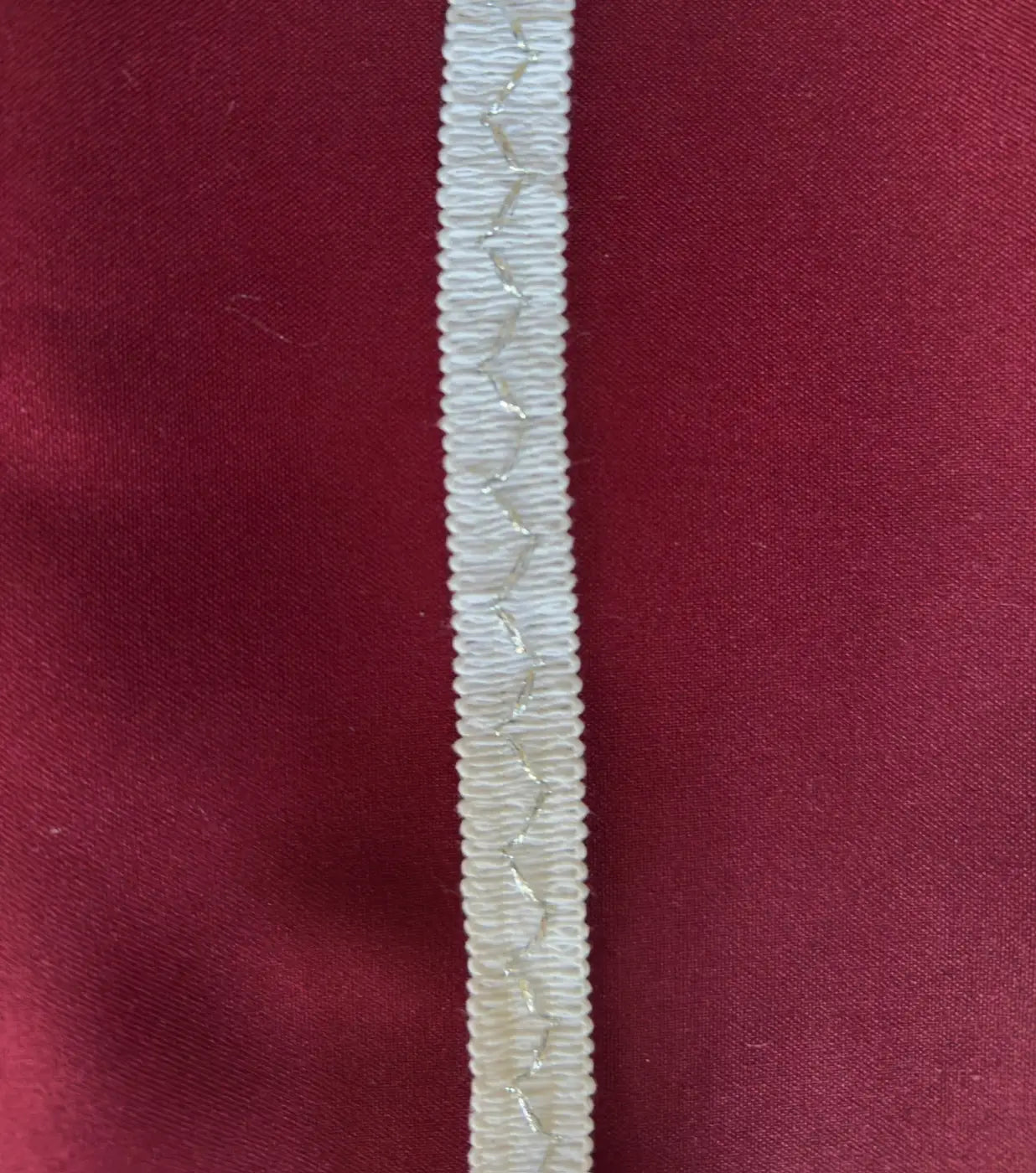 Galão ponto de prata em algodão e lurex prateado branco com borda elástica canelada e costura zigzag l&l 15mm