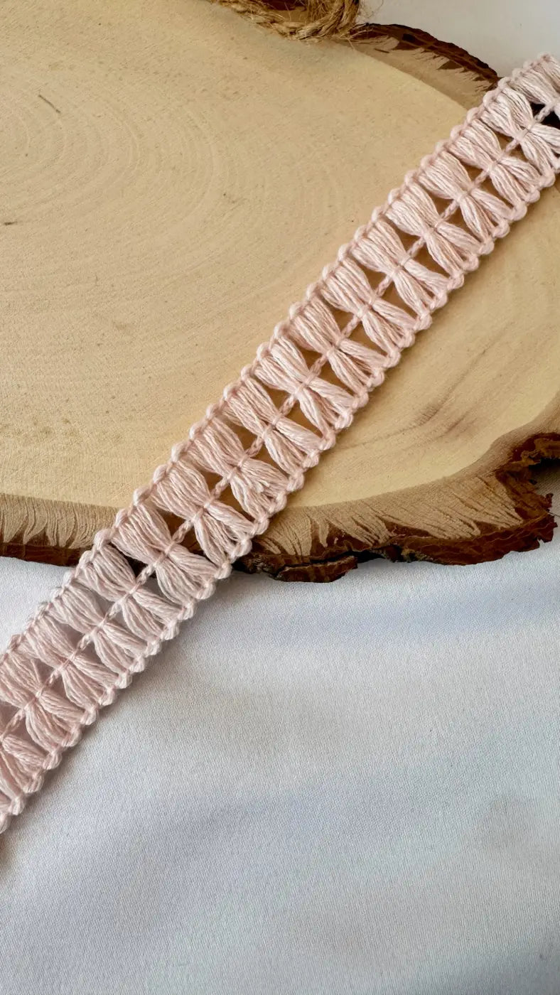 Galão treliça em algodão 100% natural rosa com padrão de ponto aberto em renda crocheted 30mm l&l
