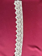 Renda arabesco herança algodão puro 100% com bico recortado delicado e padrão aberto off-white 50mm